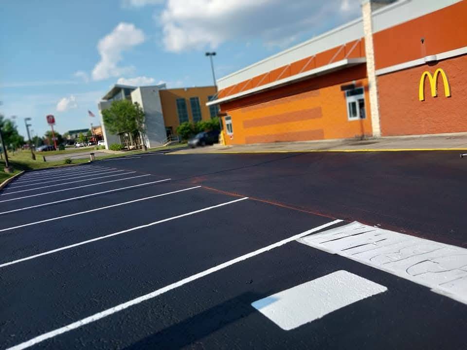 What Are The Pros And Cons of Asphalt Sealcoating In Bridgeport